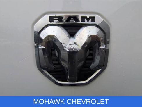 Used 2019 RAM 1500 Laramie image 32