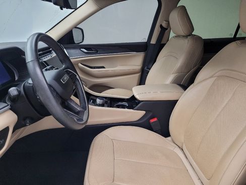 Used 2022 Jeep Grand Cherokee L Limited w/ Luxury Tech Group II image 17