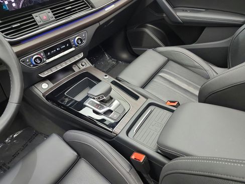Used 2023 Audi Q5 2.0T Prestige w/ Prestige Package AWD/4WD image 11