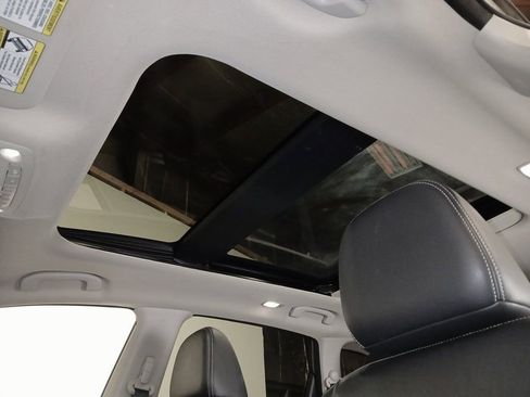 Used 2018 Nissan Murano Platinum image 13