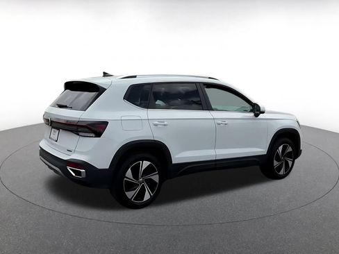 Used 2026 Volkswagen Taos SE AWD/4WD image 14