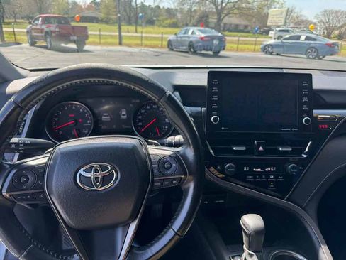 Used 2021 Toyota Camry XSE image 14