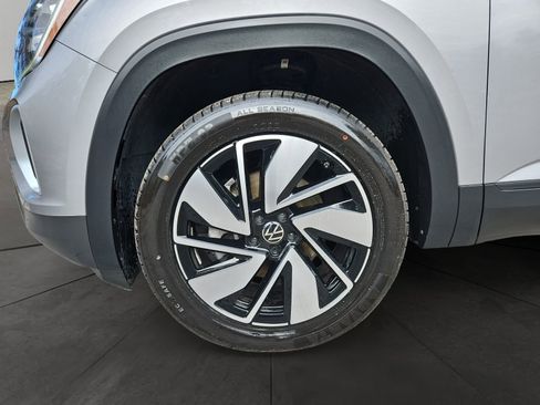 Used 2024 Volkswagen Atlas SE image 14