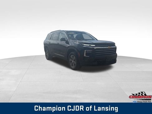 Used 2024 Chevrolet Traverse LT image 8