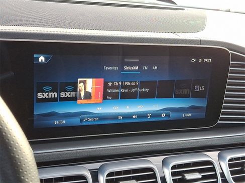 Used 2025 Mercedes-Benz GLS 580 GLS 580 image 17