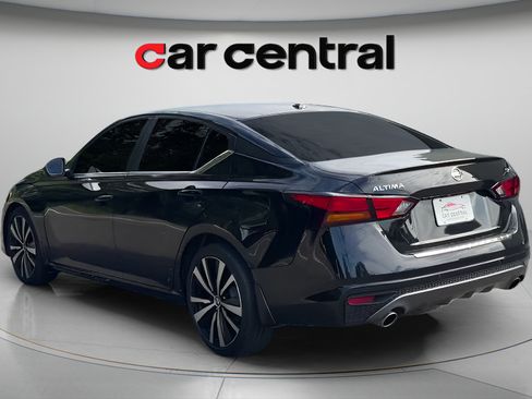 Used 2022 Nissan Altima 2.5 SR FWD image 3