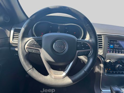 Used 2019 Jeep Grand Cherokee Laredo w/ Security & Convenience Group AWD/4WD image 13
