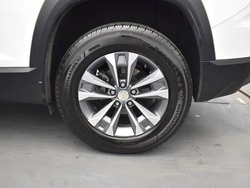 Used 2025 Chevrolet Equinox LT image 33