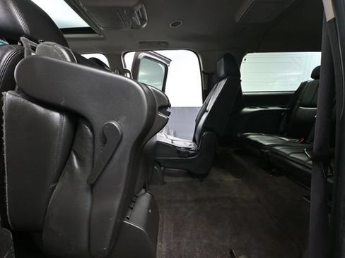 Used 2012 GMC Yukon XL SLT w/ SLT-2 Equipment Package AWD/4WD image 38