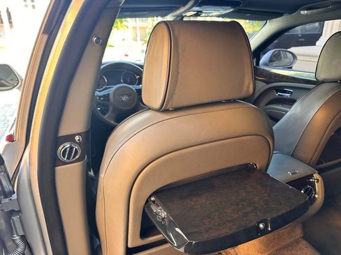 Used 2011 Bentley Mulsanne RWD image 70