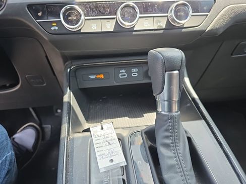Used 2023 Honda CR-V EX image 19