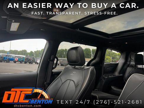 Used 2025 Chrysler Pacifica Limited FWD image 10