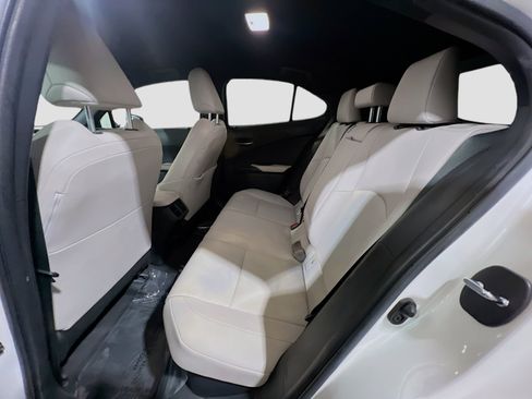 Used 2021 Lexus UX 250h w/ Accessory Package (Z1) AWD/4WD image 16