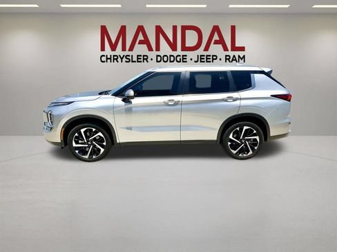 Used 2023 Mitsubishi Outlander SE FWD image 8