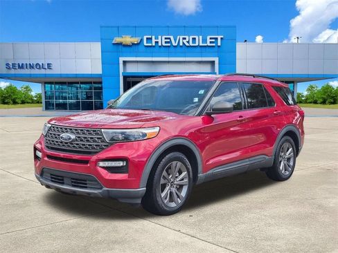 Used 2021 Ford Explorer XLT w/ Equipment Group 202A RWD image 2