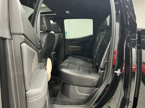 New 2026 GMC Canyon Denali w/ LPO, Denali Black Edition AWD/4WD image 11