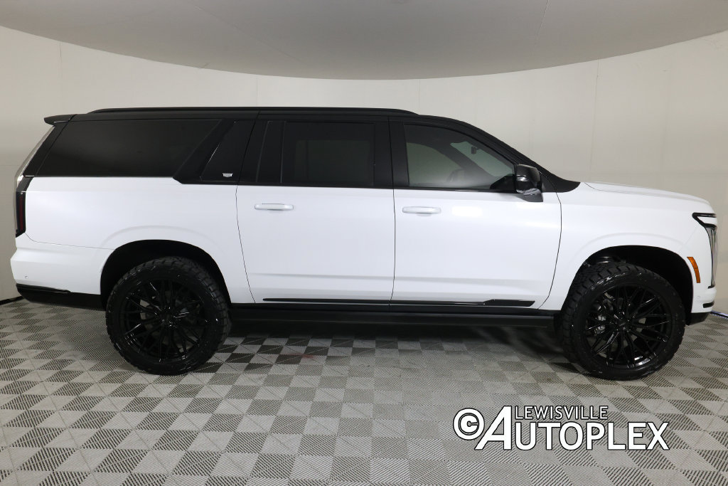 Used 2026 Cadillac Escalade ESV Sport w/ Touring Package AWD/4WD image 4