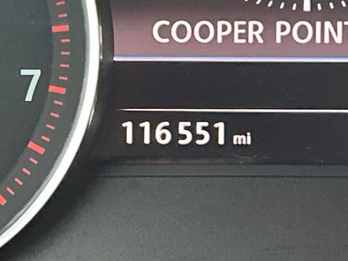 Used 2014 Volkswagen Touareg Sport image 22