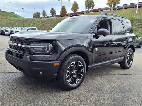 Certified 2025 Ford Bronco Sport Outer Banks w/ Outer Banks Tech Package+ image 3