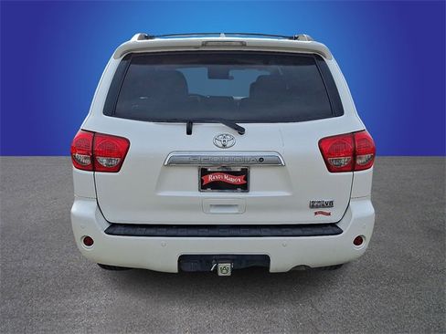 Used 2014 Toyota Sequoia Platinum image 4