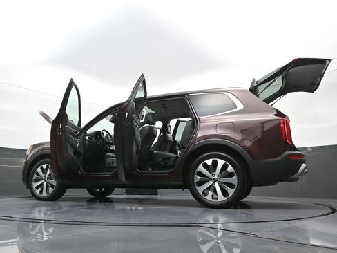 Used 2020 Kia Telluride S AWD/4WD image 42
