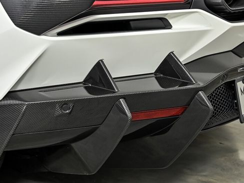 Used 2024 Lamborghini Revuelto AWD/4WD image 32