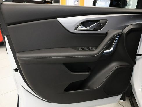 New 2025 Chevrolet Blazer LT w/ Midnight/Sport Edition image 11