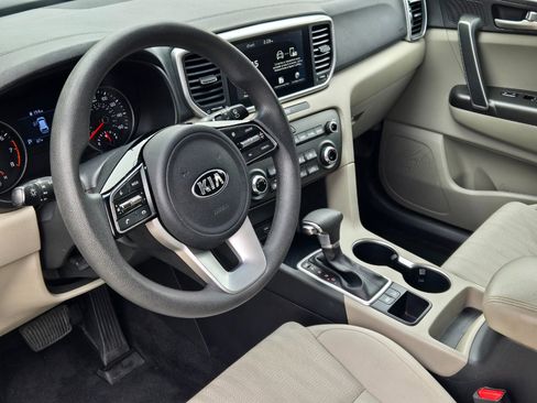 Used 2020 Kia Sportage LX image 19