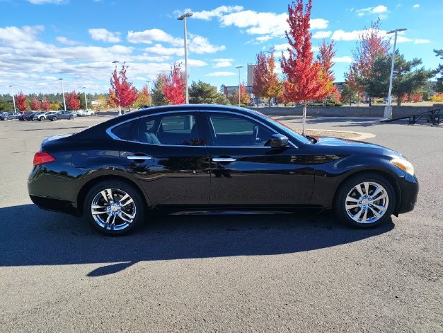 Used 2011 INFINITI M37 w/ Premium Pkg RWD image 2