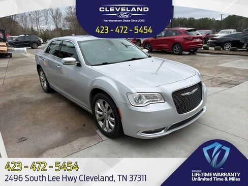 Used 2020 Chrysler 300 Limited image 1