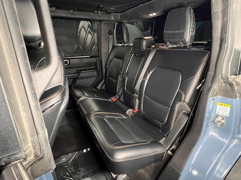 Used 2024 Ford Bronco Badlands image 11