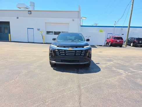 New 2026 Chevrolet Equinox LT w/ Convenience Package II FWD image 2