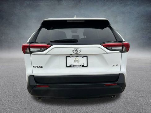 Used 2024 Toyota RAV4 XLE image 4