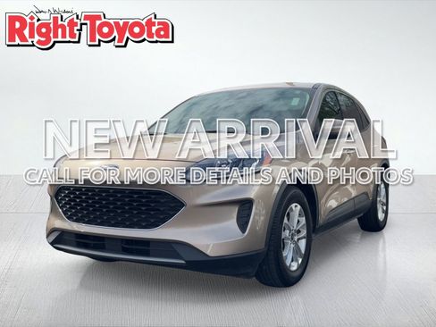 Used 2021 Ford Escape SE w/ Convenience Package image 1