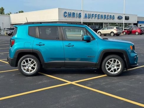 Used 2019 Jeep Renegade Latitude FWD image 1