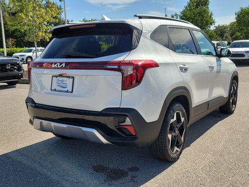 Used 2026 Kia Seltos EX FWD image 6
