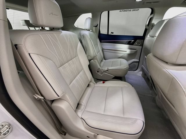 Used 2025 Buick Enclave Avenir w/ Super Cruise Package AWD/4WD image 30