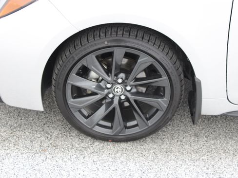 Used 2026 Toyota Corolla SE w/ SE Premium Package FWD image 11