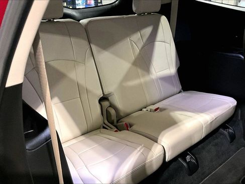 Used 2023 Buick Enclave Essence w/ Experience Buick Package image 28