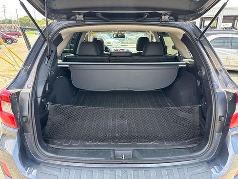 Used 2017 Subaru Outback 2.5i Limited w/ Popular Package #5 AWD/4WD image 9