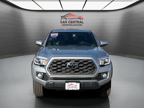 Used 2022 Toyota Tacoma TRD Off-Road image 9
