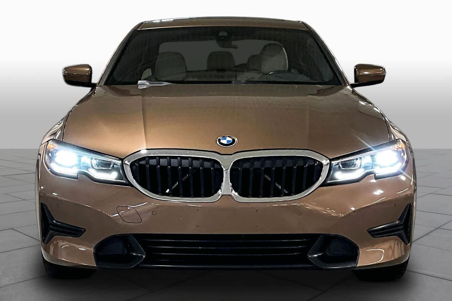 Used 2019 BMW 330i xDrive Sedan w/ Premium Package AWD/4WD image 4