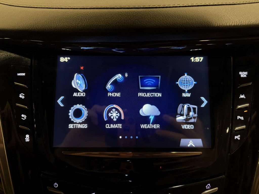 Used 2018 Cadillac Escalade Premium Luxury AWD/4WD image 38