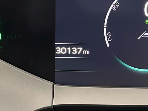 Used 2024 Toyota Prius XLE AWD/4WD image 11