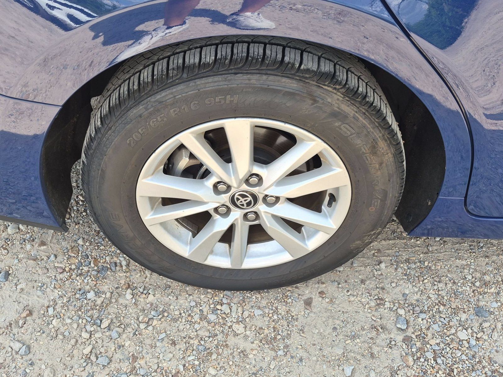 Used 2025 Toyota Camry LE FWD image 32