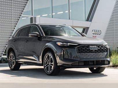 Certified 2025 Audi Q5 Premium w/ Premium Plus