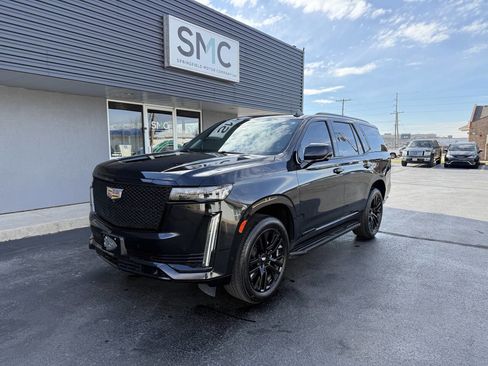 Used 2021 Cadillac Escalade Sport w/ Driver Assist Tech Package image 4