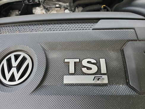 Used 2018 Volkswagen Golf R 4-Door AWD/4WD image 30