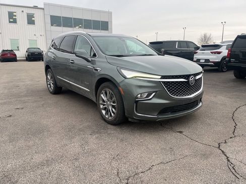 Used 2023 Buick Enclave Avenir image 2