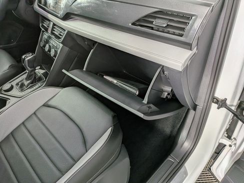 Used 2022 Volkswagen Taos SEL w/ Panoramic Sunroof Package image 31